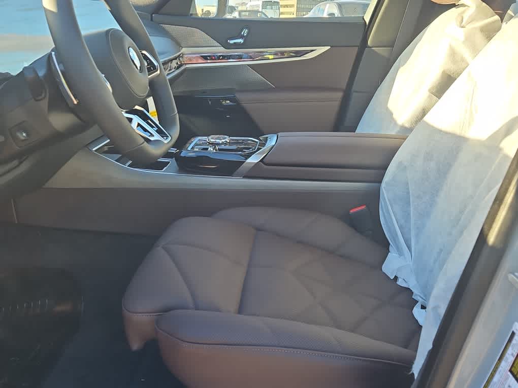 new 2025 BMW 7-Series car, priced at $104,480
