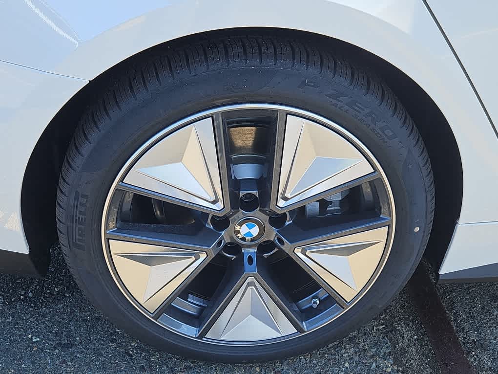 new 2025 BMW i4 car, priced at $67,425