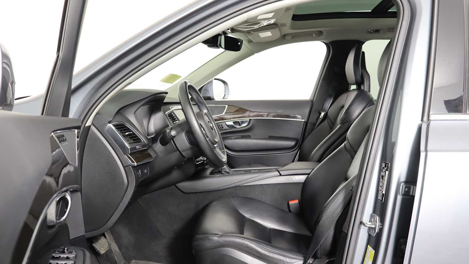 used 2018 Volvo XC90 car, priced at $22,698