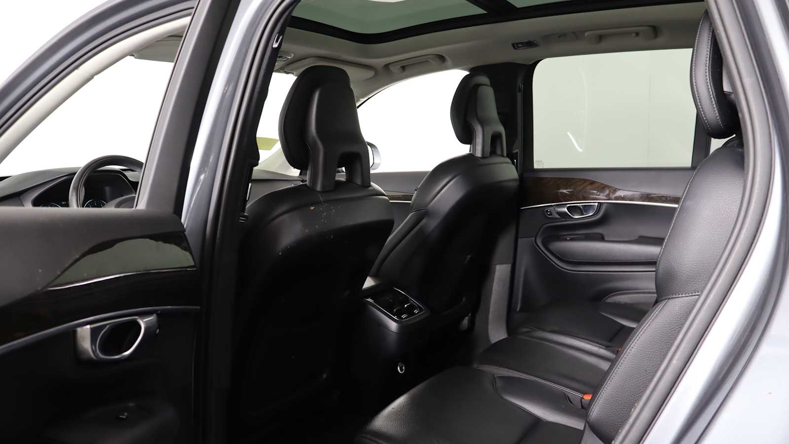 used 2018 Volvo XC90 car, priced at $22,698