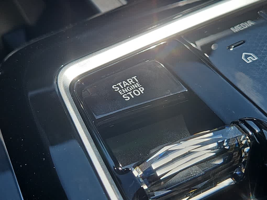 new 2025 BMW 7-Series car, priced at $128,330