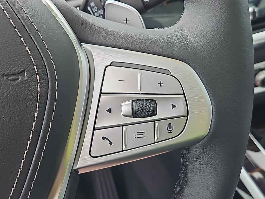 new 2026 BMW X7 car, priced at $92,265