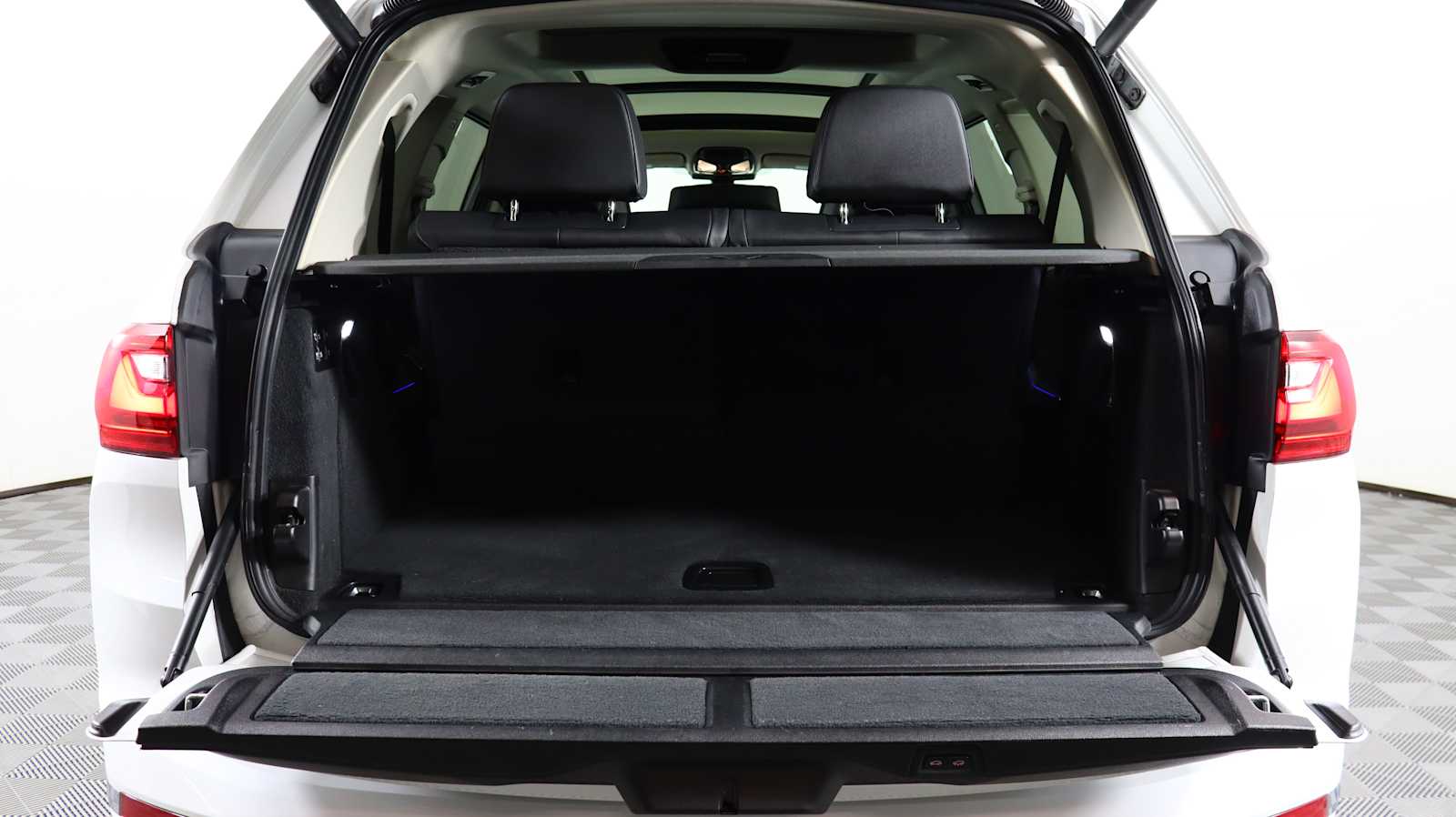 used 2020 BMW X7 car, priced at $38,898