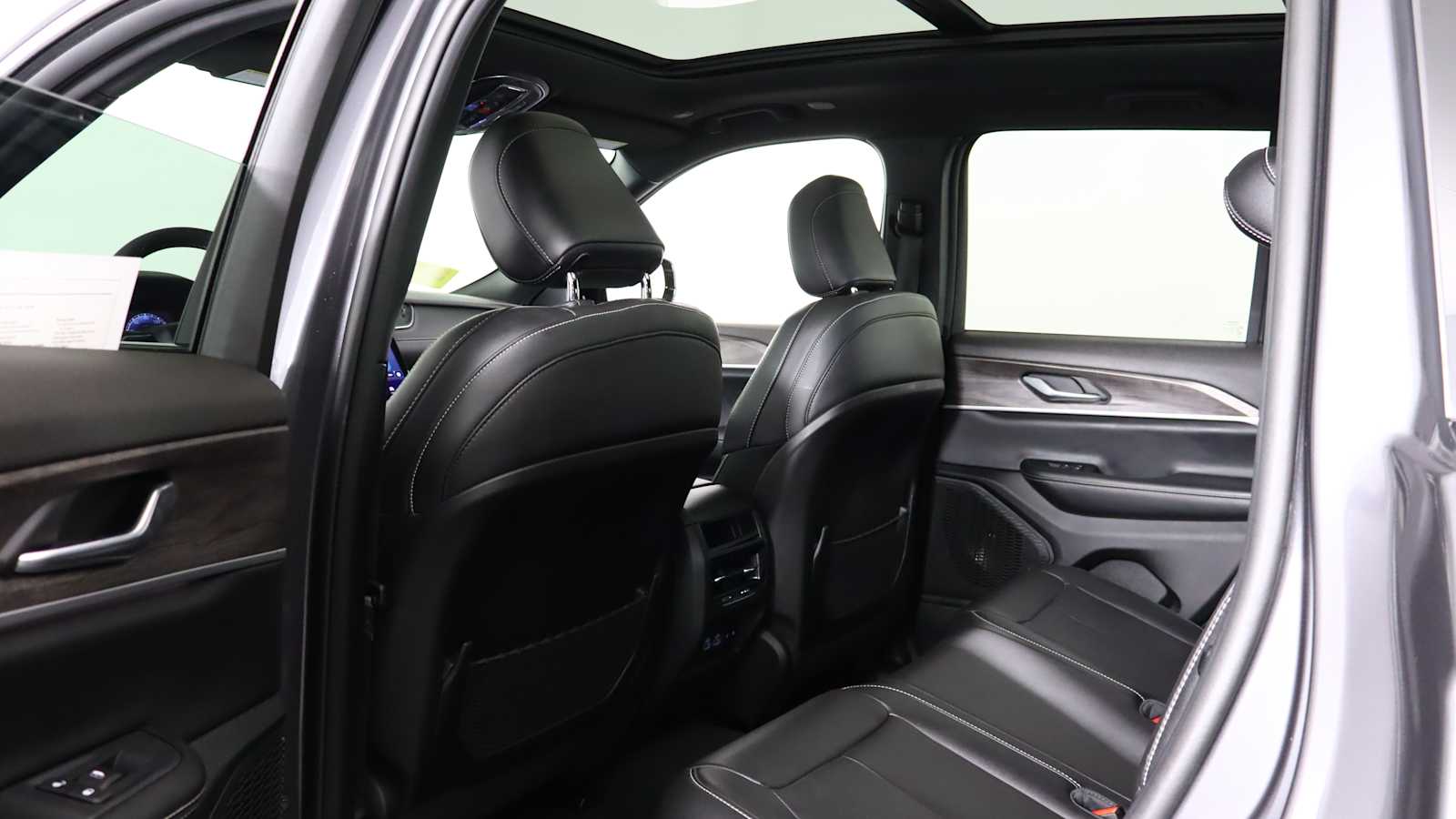 used 2024 Jeep Grand Cherokee car, priced at $36,963