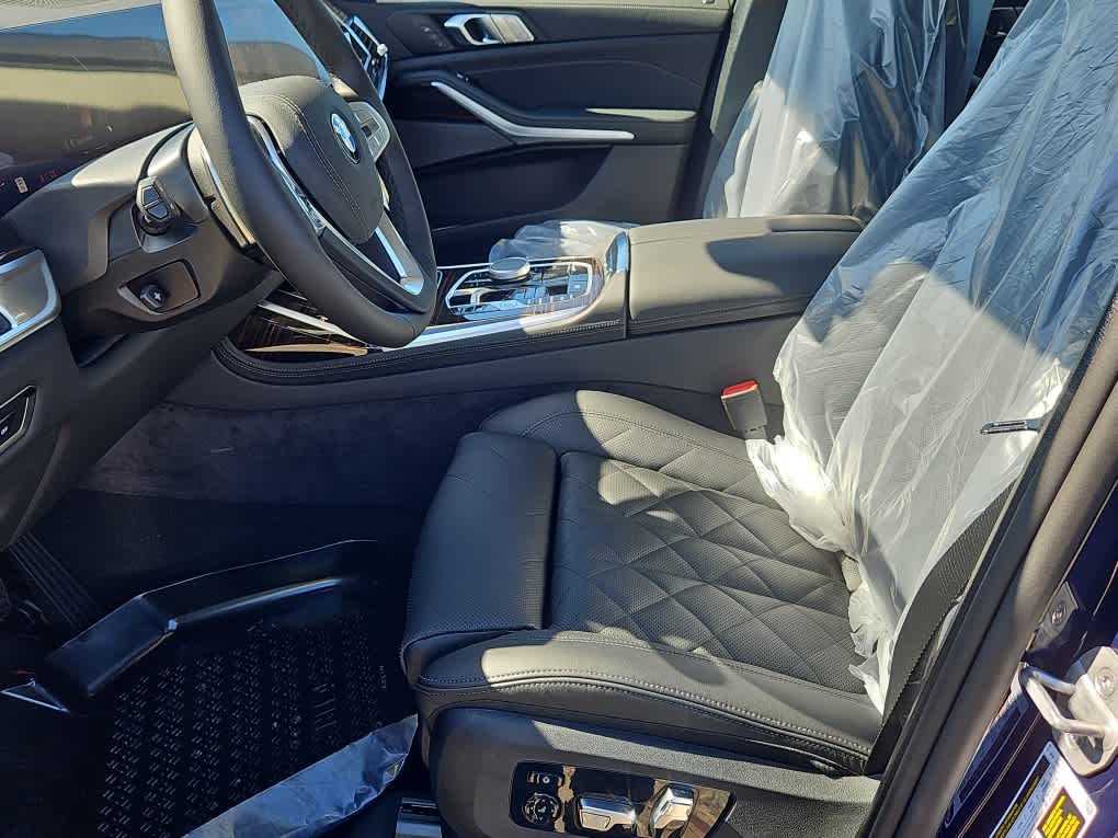 new 2026 BMW X7 car, priced at $94,380