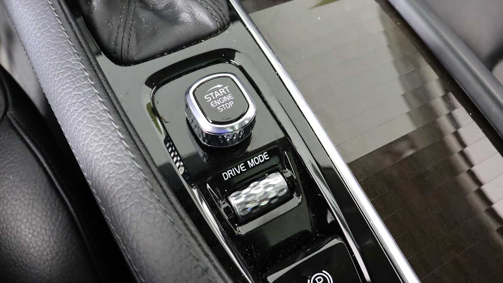 used 2018 Volvo XC90 car, priced at $22,698