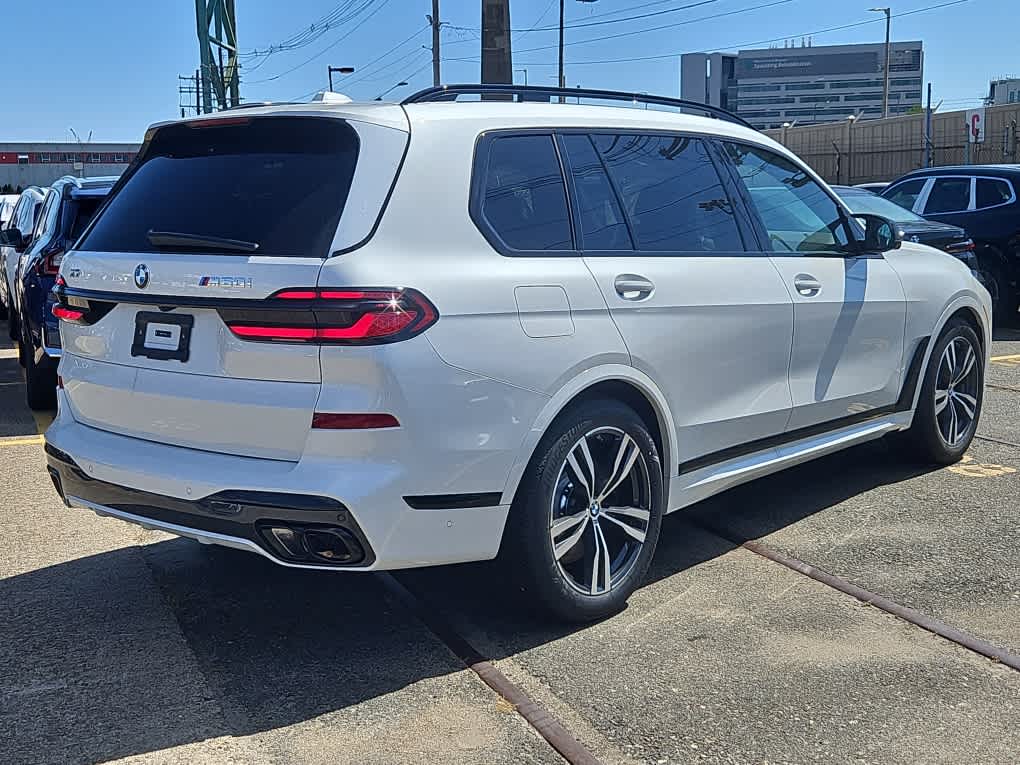 new 2026 BMW X7 car, priced at $121,915