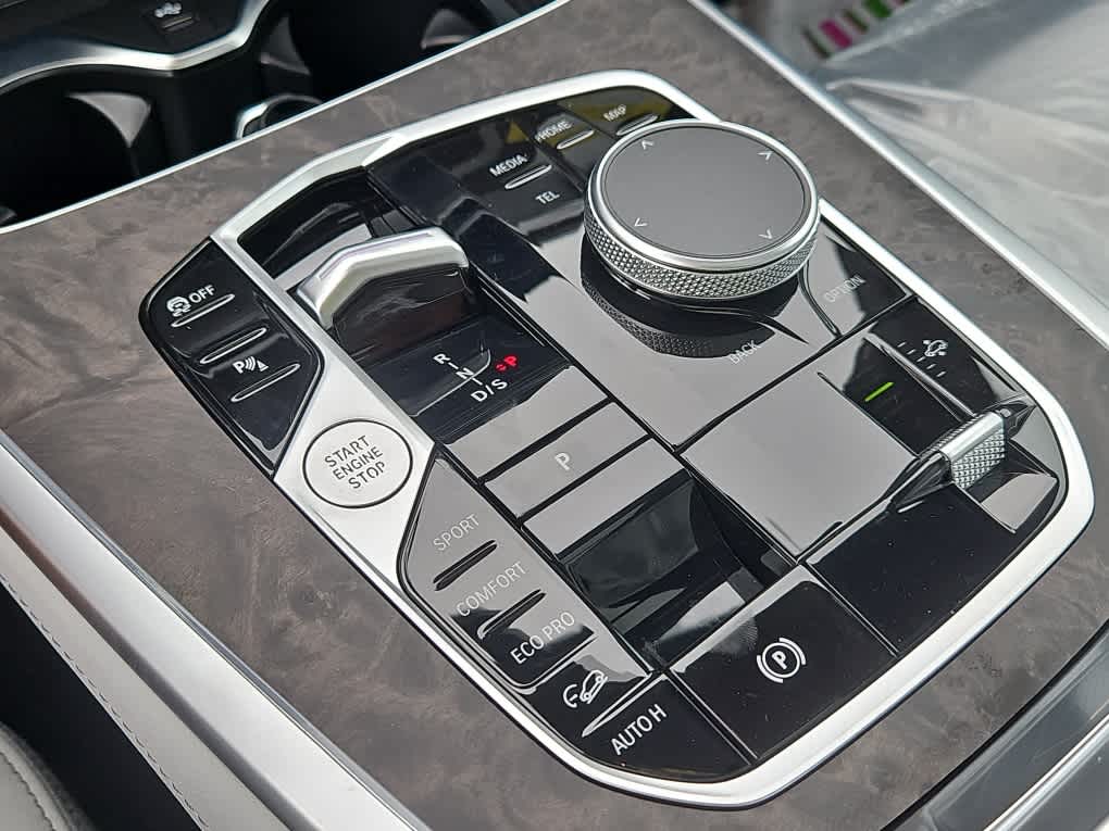 new 2026 BMW X7 car, priced at $94,115