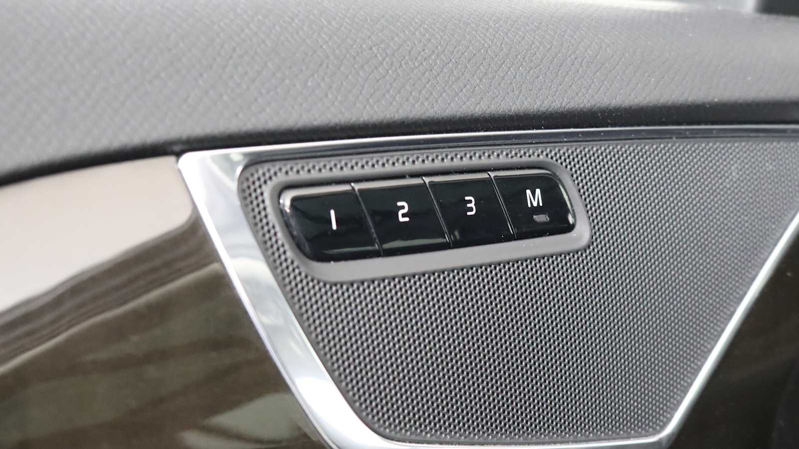 used 2018 Volvo XC90 car, priced at $22,698