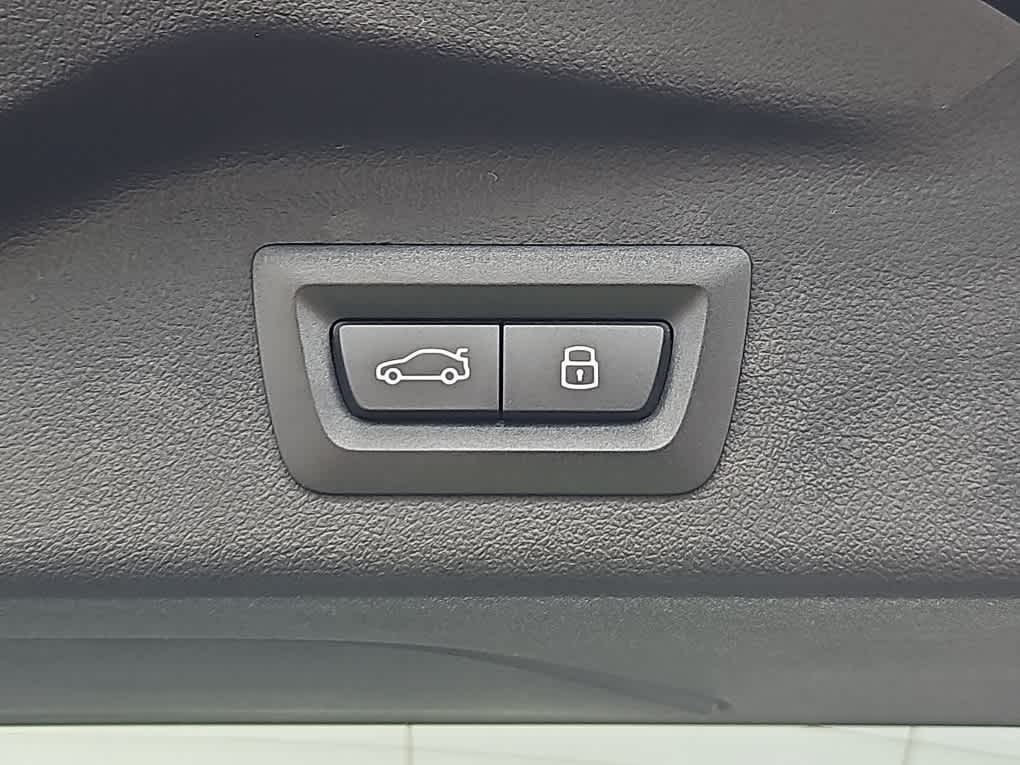 new 2026 BMW X7 car, priced at $94,115