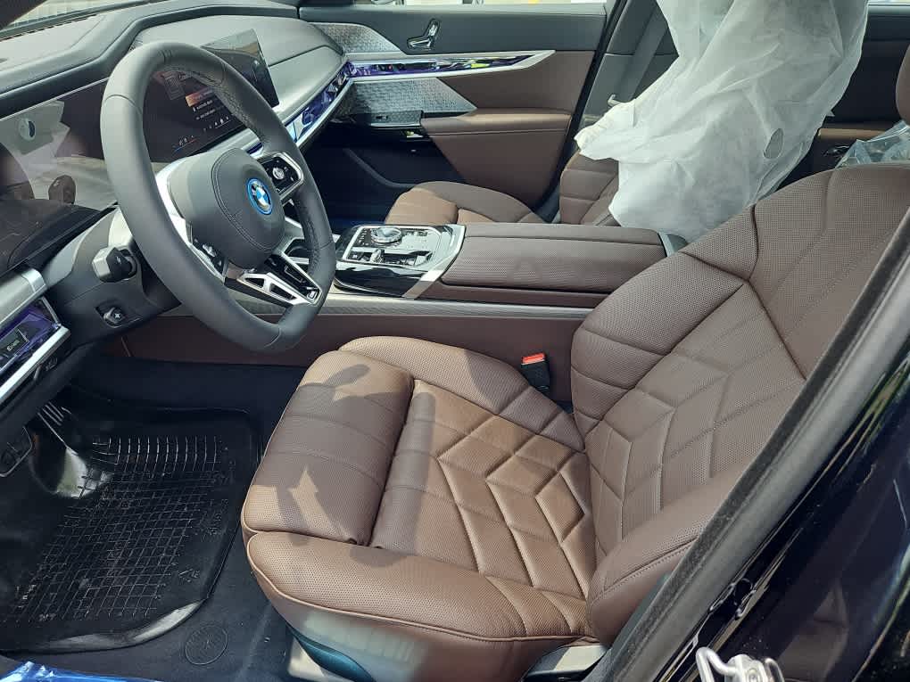 new 2025 BMW i7 car, priced at $141,075