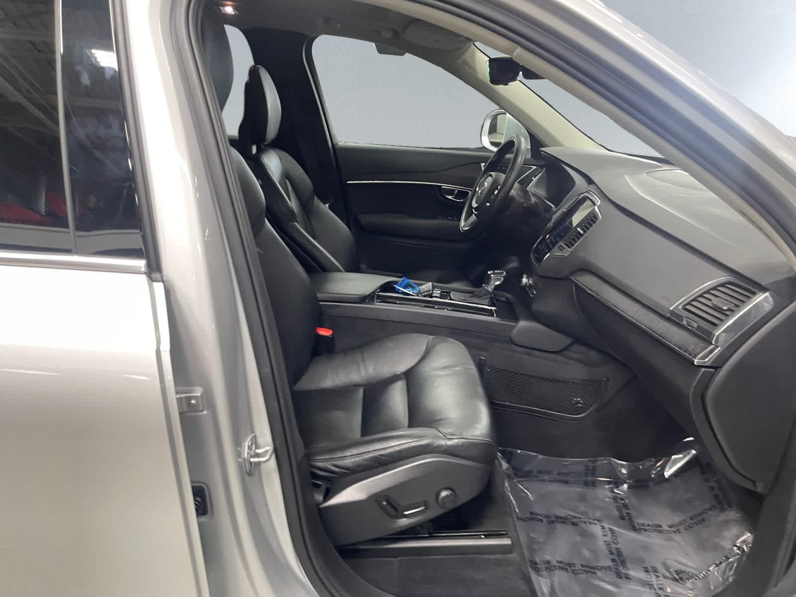 used 2020 Volvo XC90 car, priced at $25,397