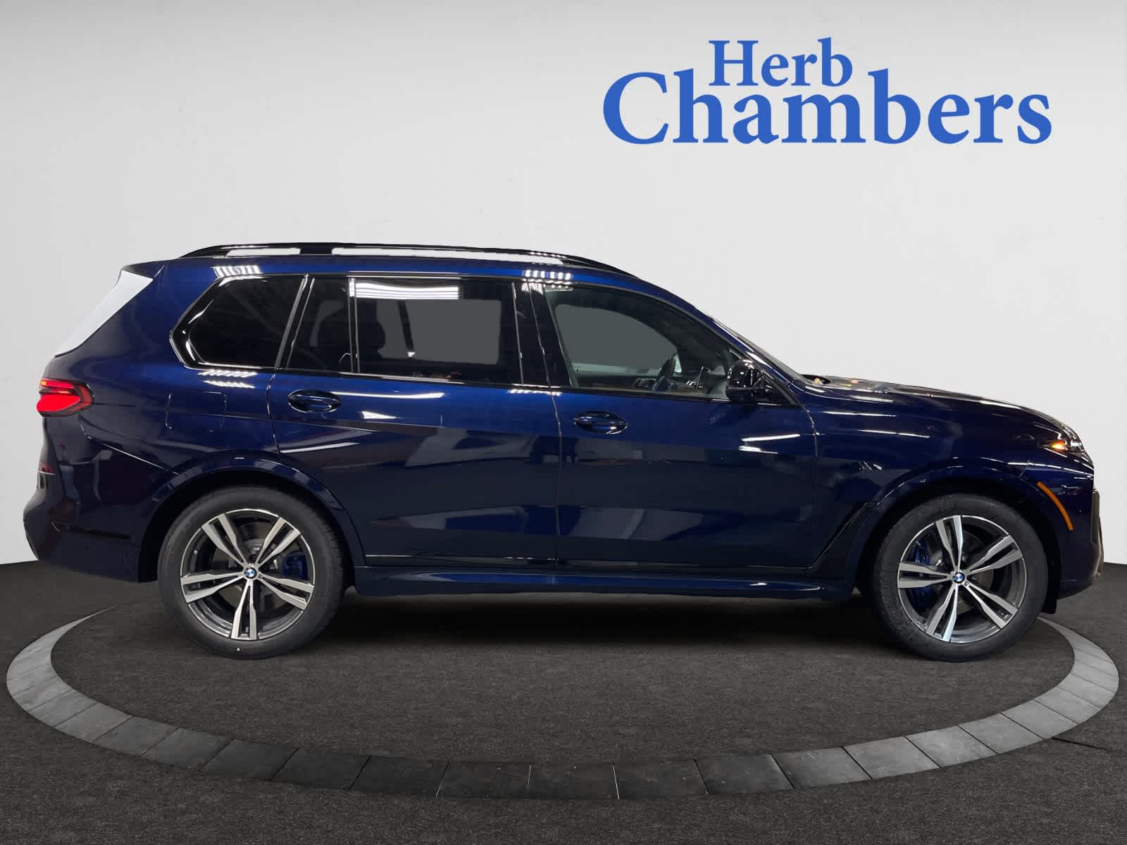 new 2026 BMW X7 car, priced at $125,330