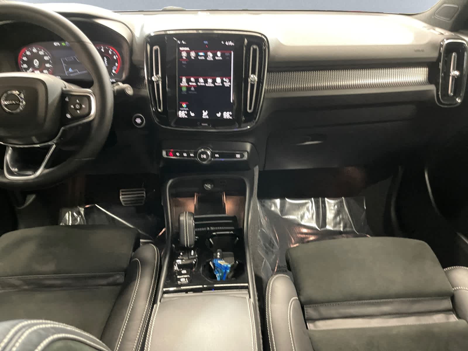 used 2022 Volvo XC40 car, priced at $23,498