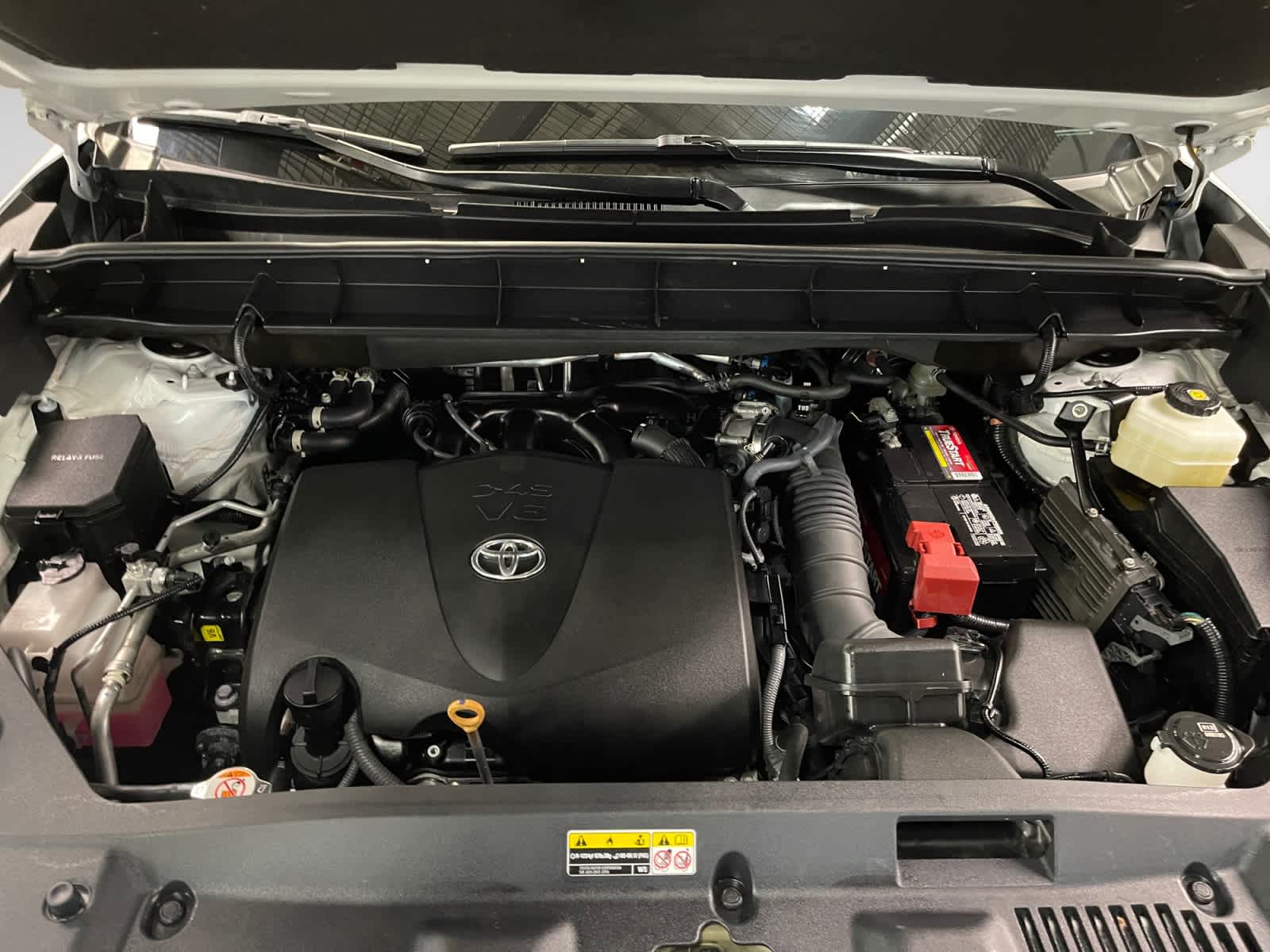 used 2022 Toyota Highlander car, priced at $37,997