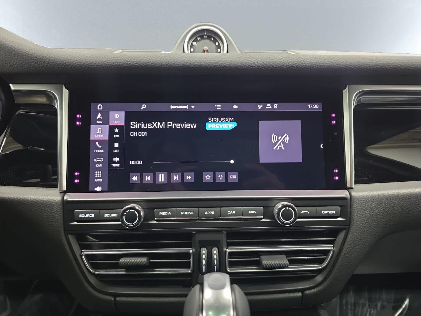 used 2021 Porsche Macan car, priced at $38,897