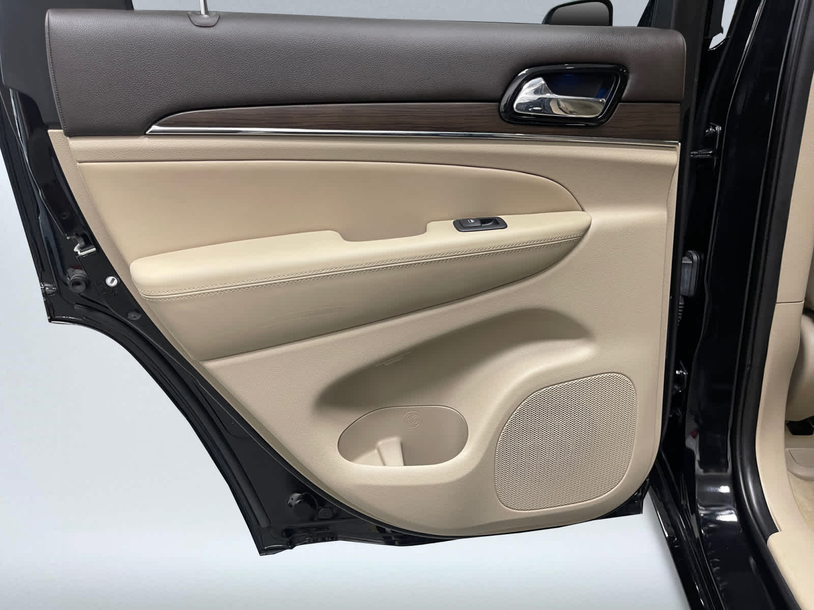 used 2020 Jeep Grand Cherokee car, priced at $25,297