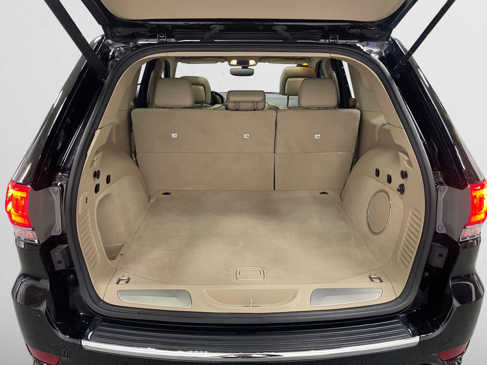 used 2020 Jeep Grand Cherokee car, priced at $25,297