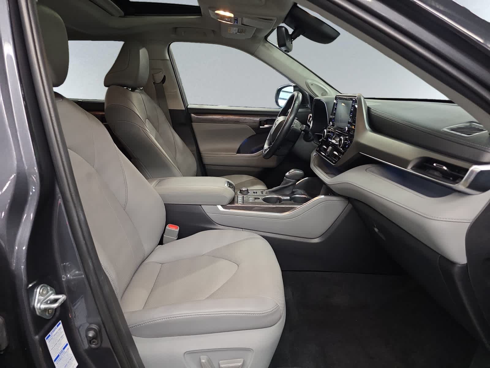 used 2020 Toyota Highlander car, priced at $34,997