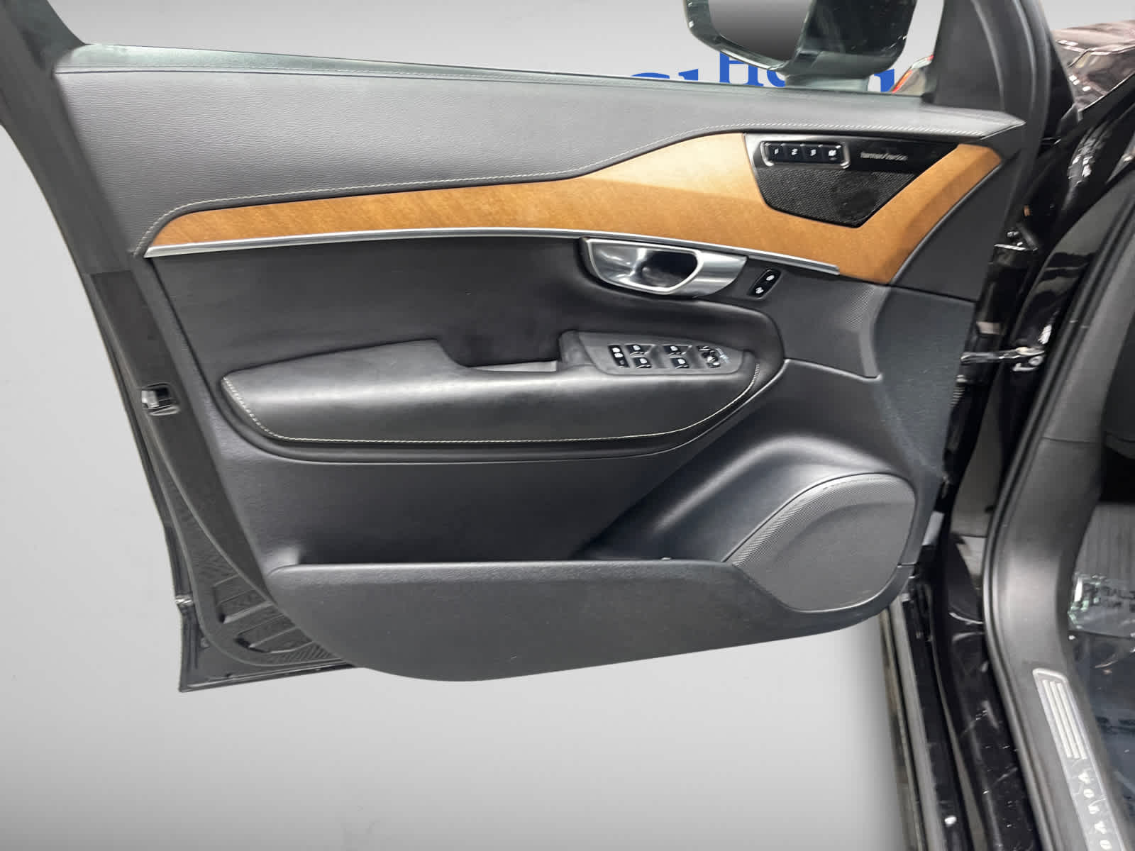 used 2020 Volvo XC90 car, priced at $26,497