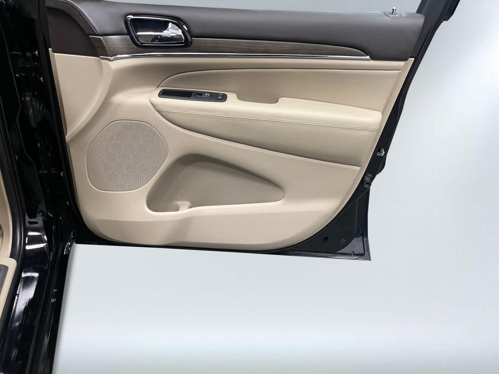 used 2020 Jeep Grand Cherokee car, priced at $25,297