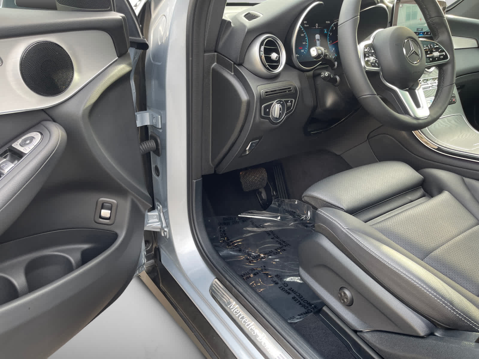 used 2022 Mercedes-Benz GLC 300 car, priced at $34,097