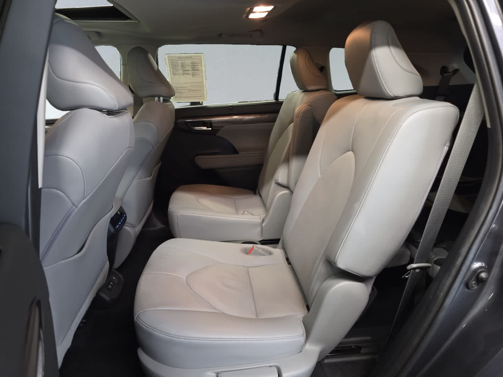 used 2020 Toyota Highlander car, priced at $34,997