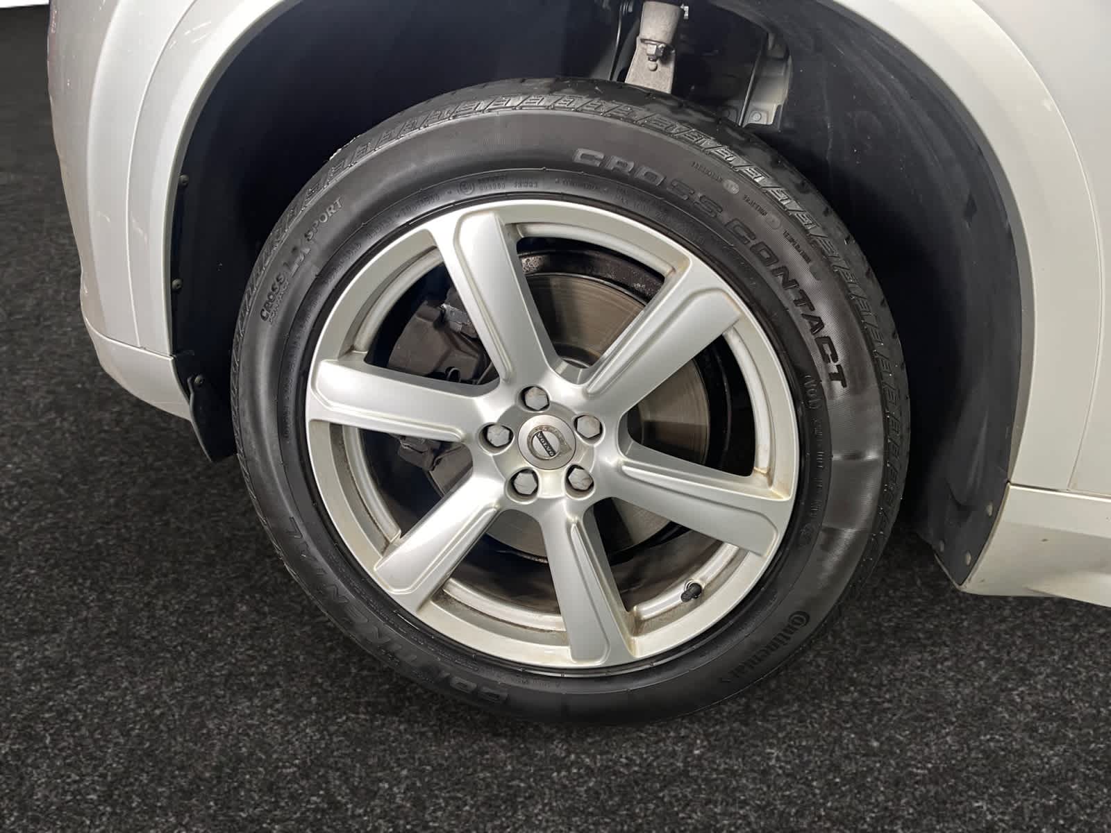 used 2020 Volvo XC90 car, priced at $25,397