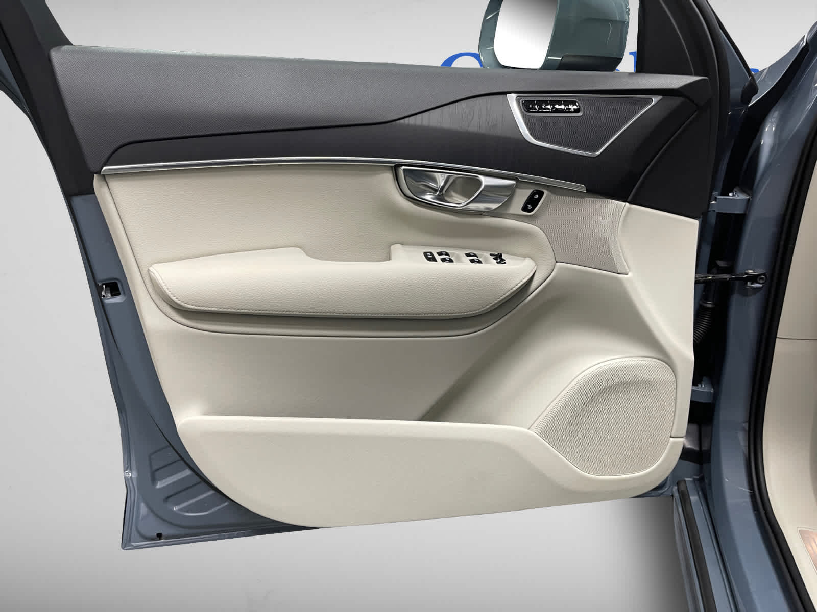 used 2020 Volvo XC90 car, priced at $26,997