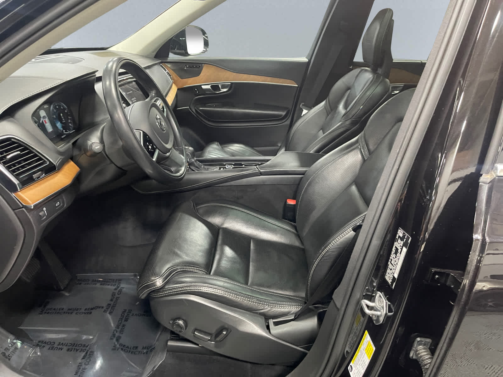 used 2020 Volvo XC90 car, priced at $26,497