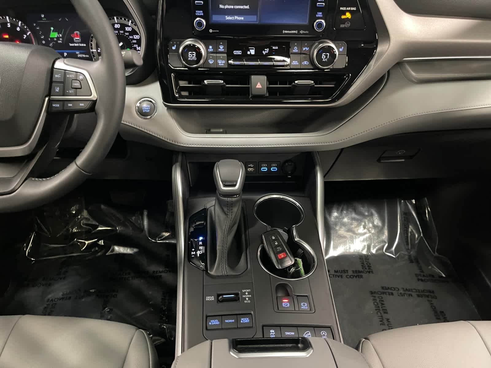 used 2022 Toyota Highlander car, priced at $37,997