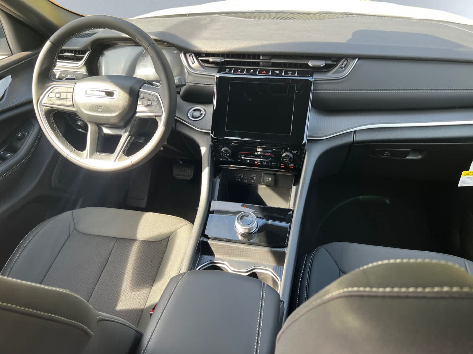 new 2025 Jeep Grand Cherokee car, priced at $37,680