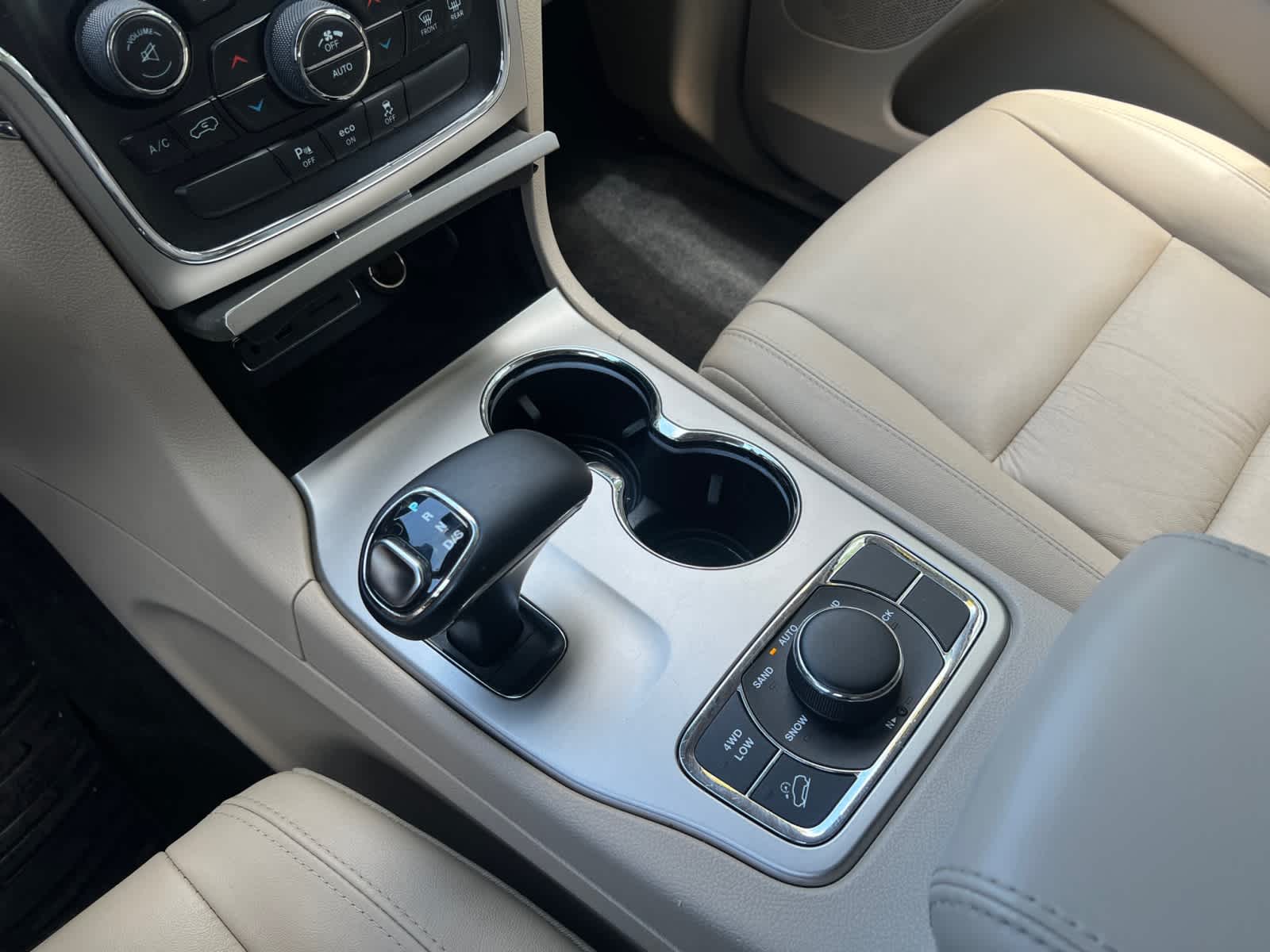 used 2014 Jeep Grand Cherokee car, priced at $15,598