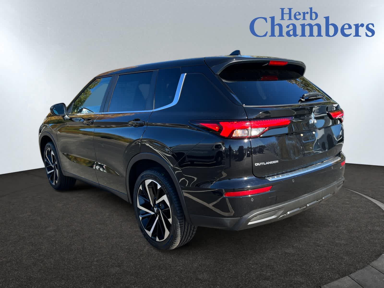 used 2022 Mitsubishi Outlander car, priced at $23,097