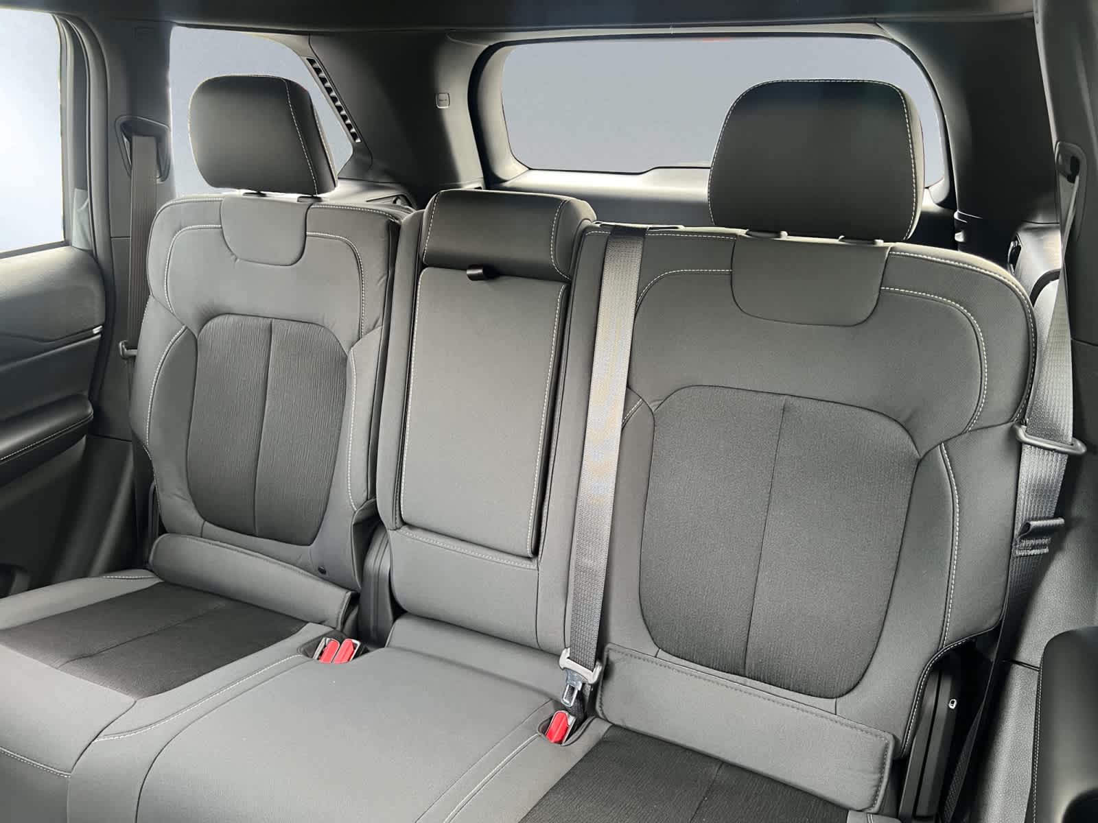 new 2025 Jeep Grand Cherokee car, priced at $38,275