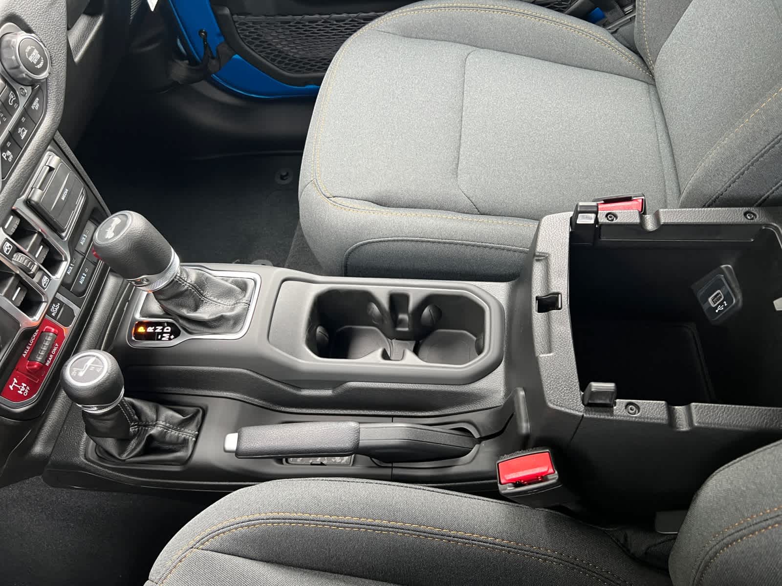new 2025 Jeep Wrangler car, priced at $53,870