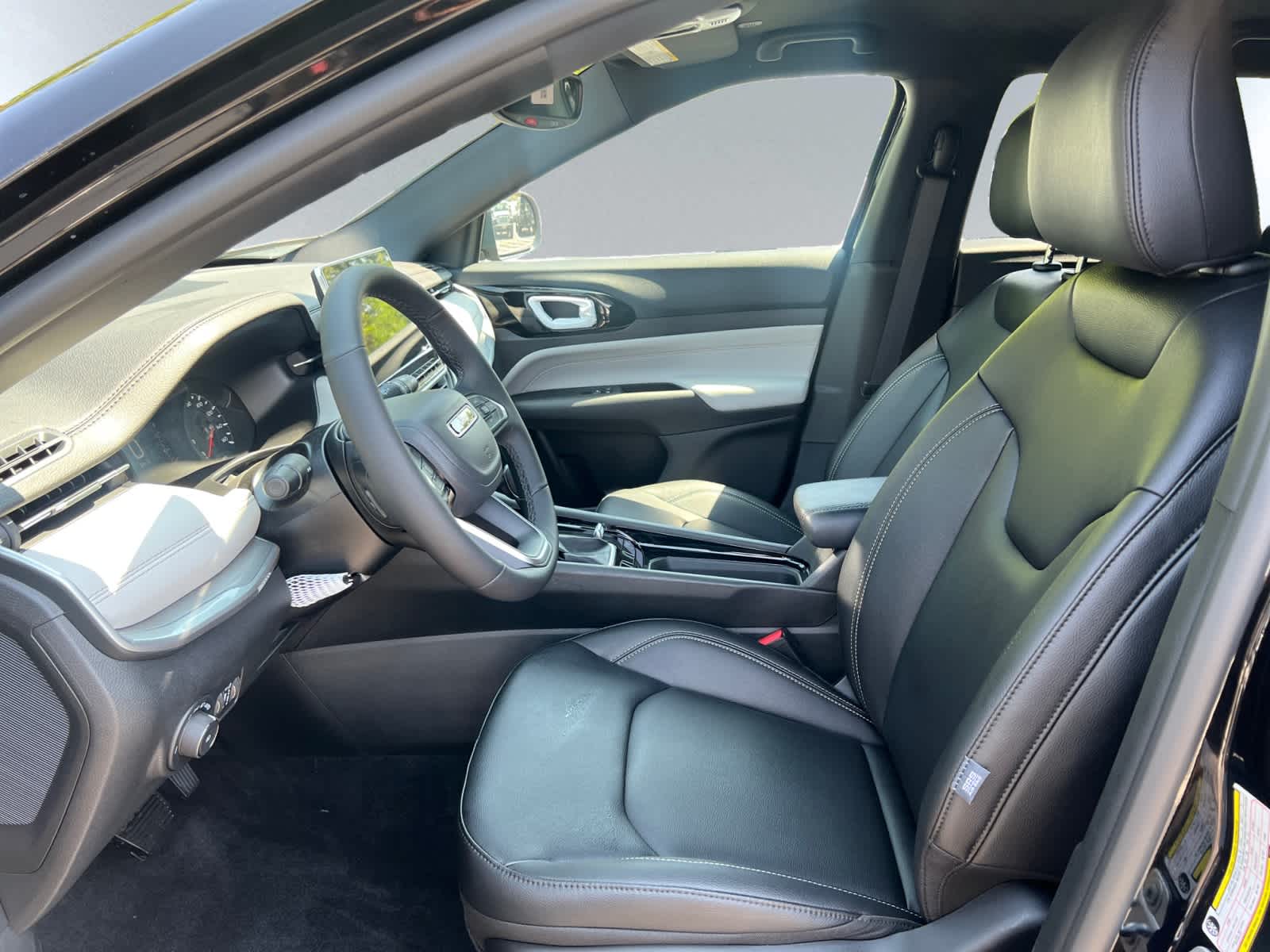 new 2025 Jeep Compass car, priced at $33,985
