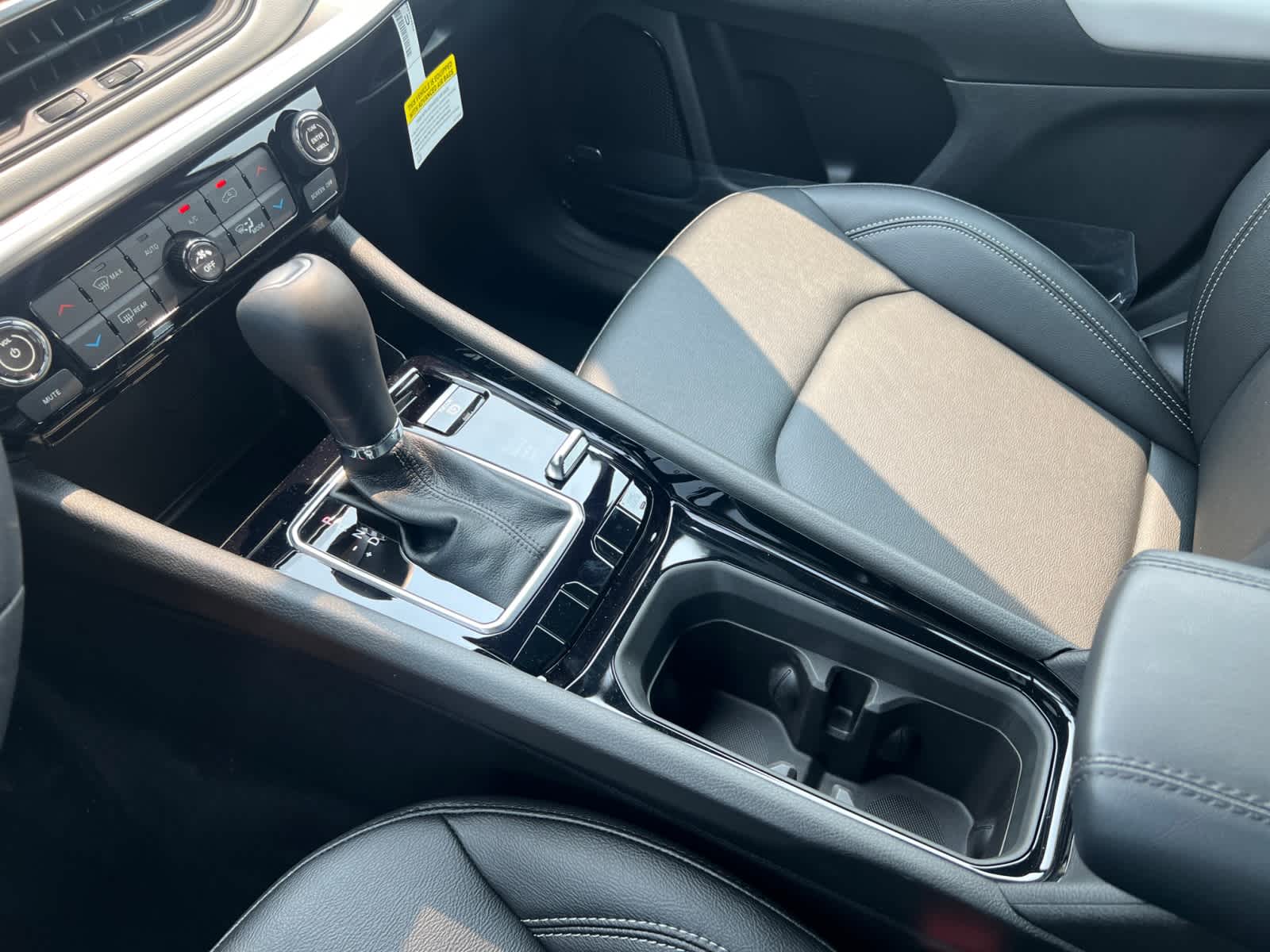 new 2025 Jeep Compass car, priced at $37,260