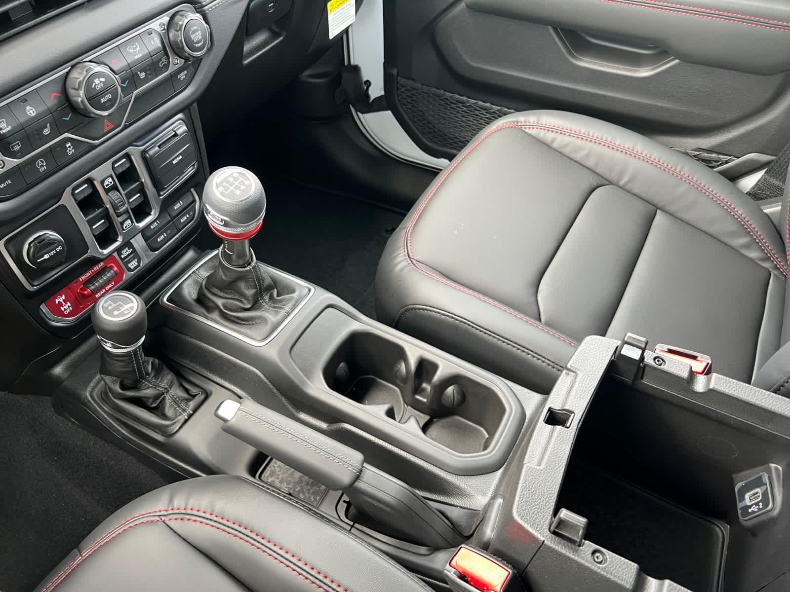 new 2025 Jeep Wrangler car, priced at $57,605