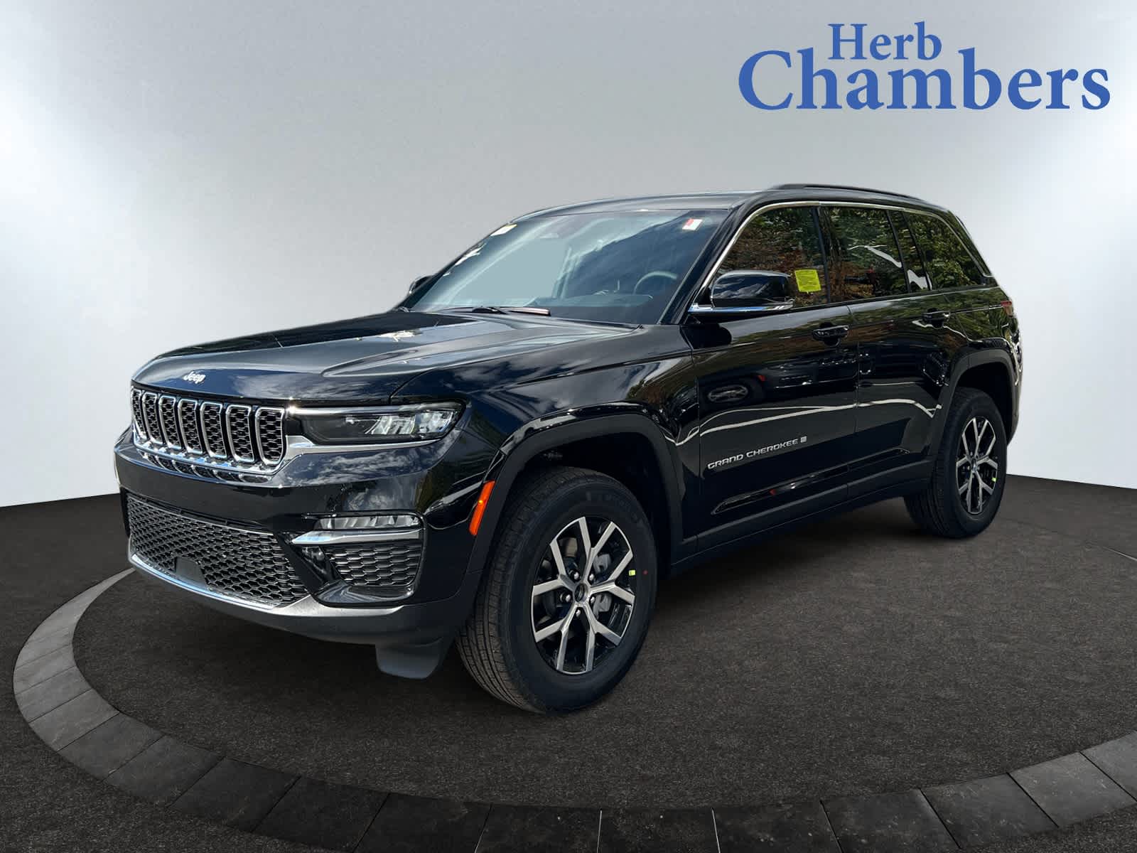 new 2025 Jeep Grand Cherokee car, priced at $46,905