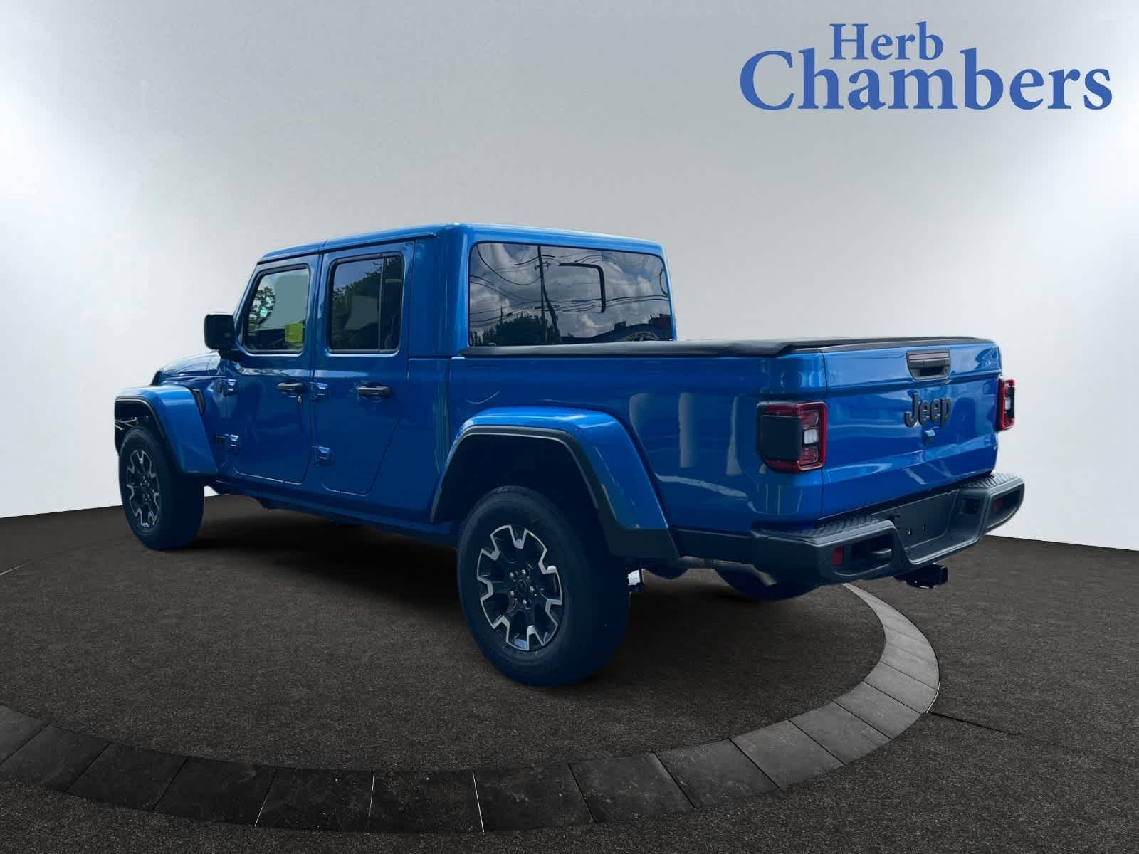 new 2025 Jeep Gladiator car, priced at $55,925