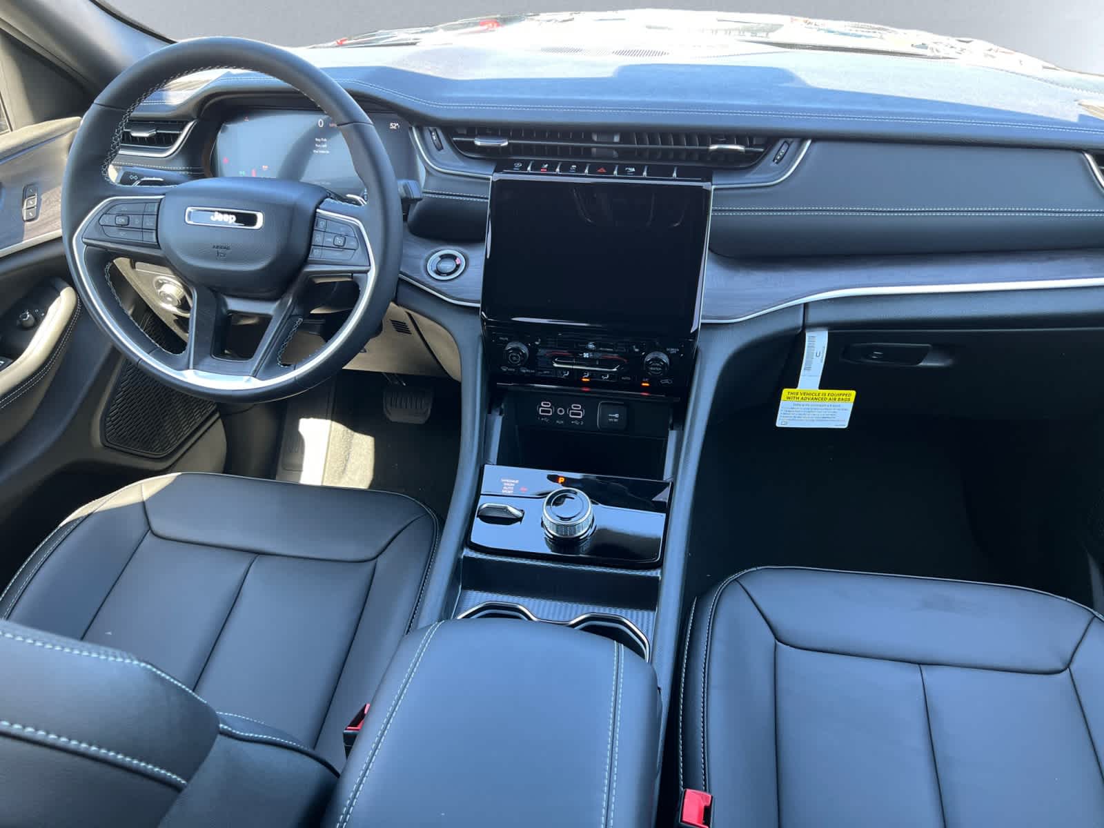 new 2025 Jeep Grand Cherokee car, priced at $47,010