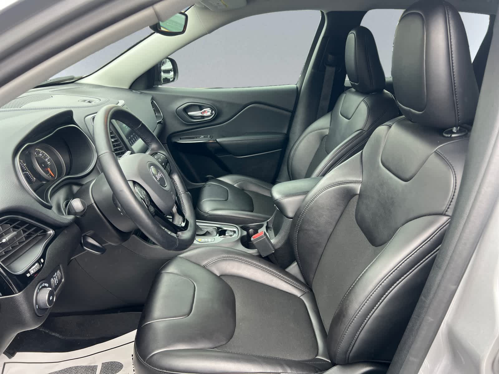 used 2021 Jeep Cherokee car, priced at $19,997