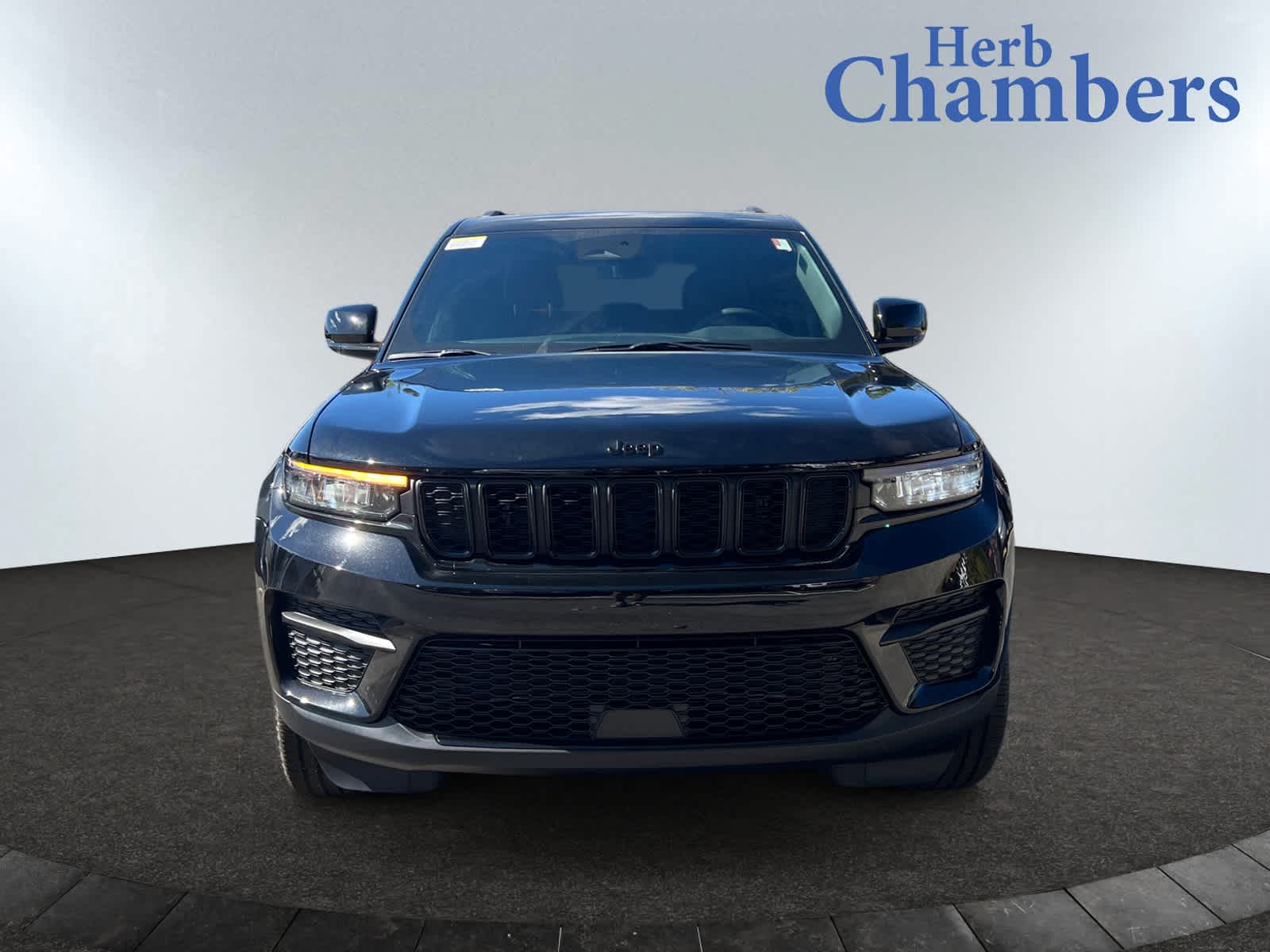 new 2025 Jeep Grand Cherokee car, priced at $45,270