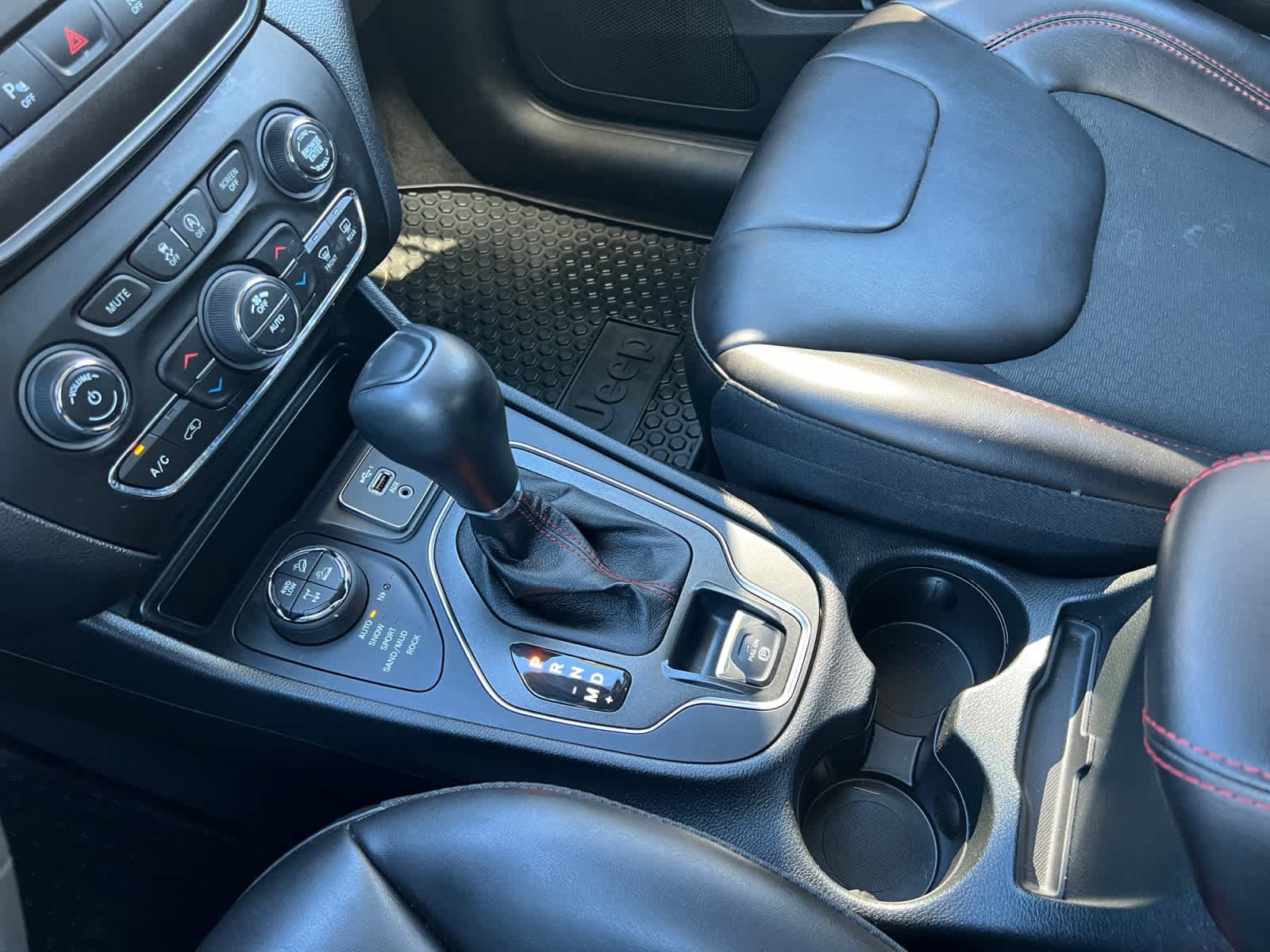 used 2021 Jeep Cherokee car, priced at $25,497