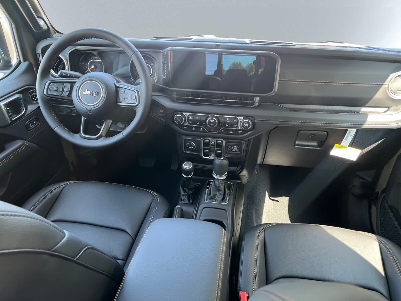 new 2025 Jeep Gladiator car, priced at $55,925
