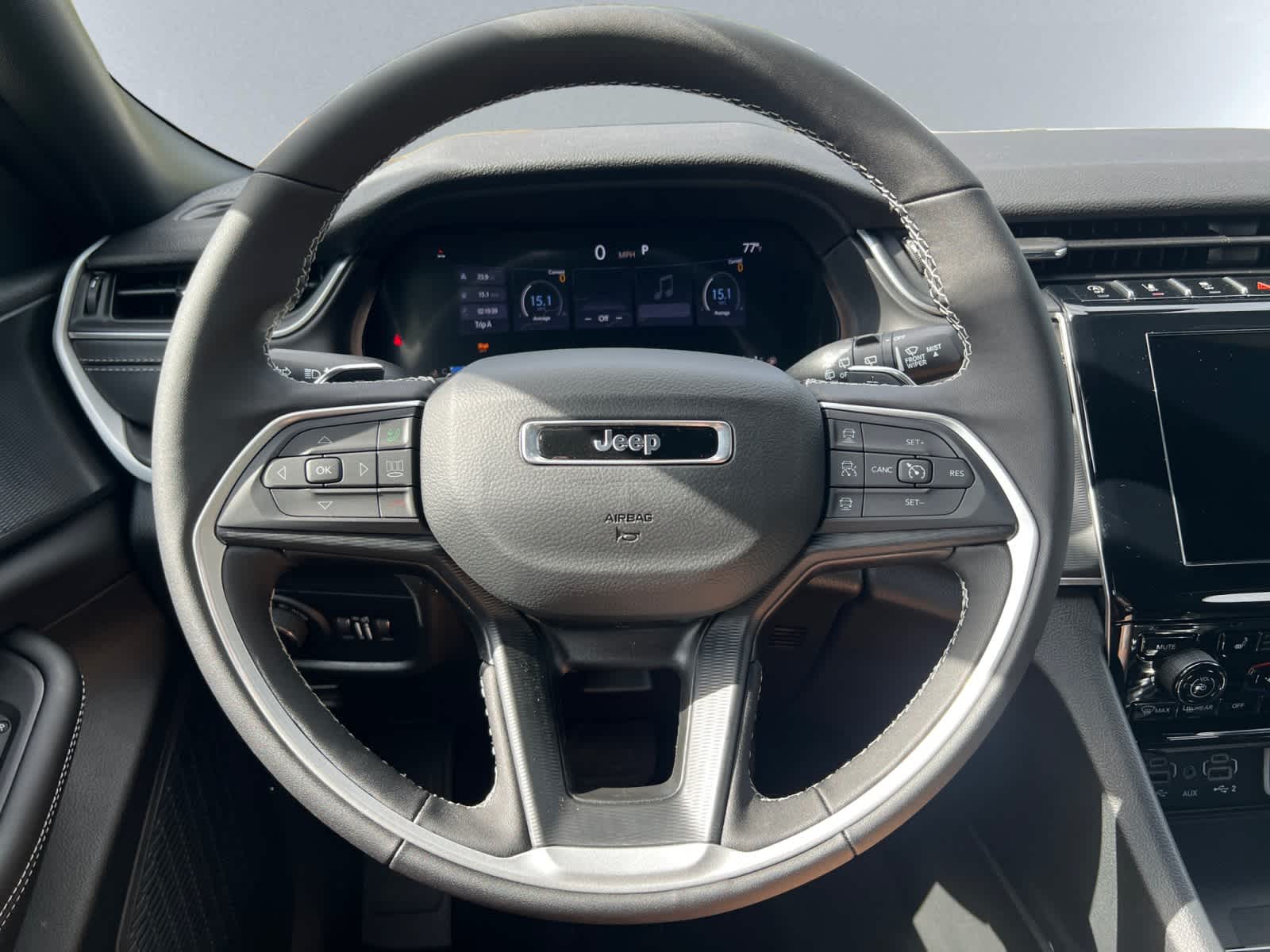 new 2025 Jeep Grand Cherokee car, priced at $44,675