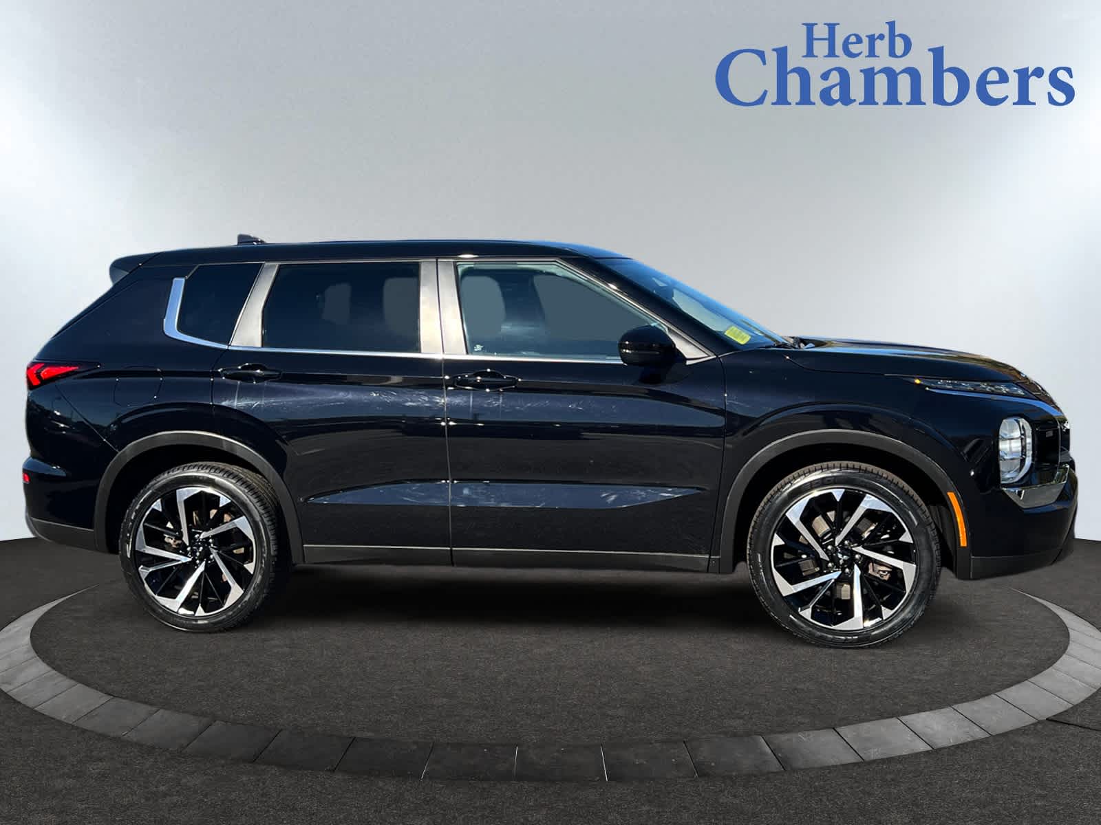 used 2022 Mitsubishi Outlander car, priced at $23,097