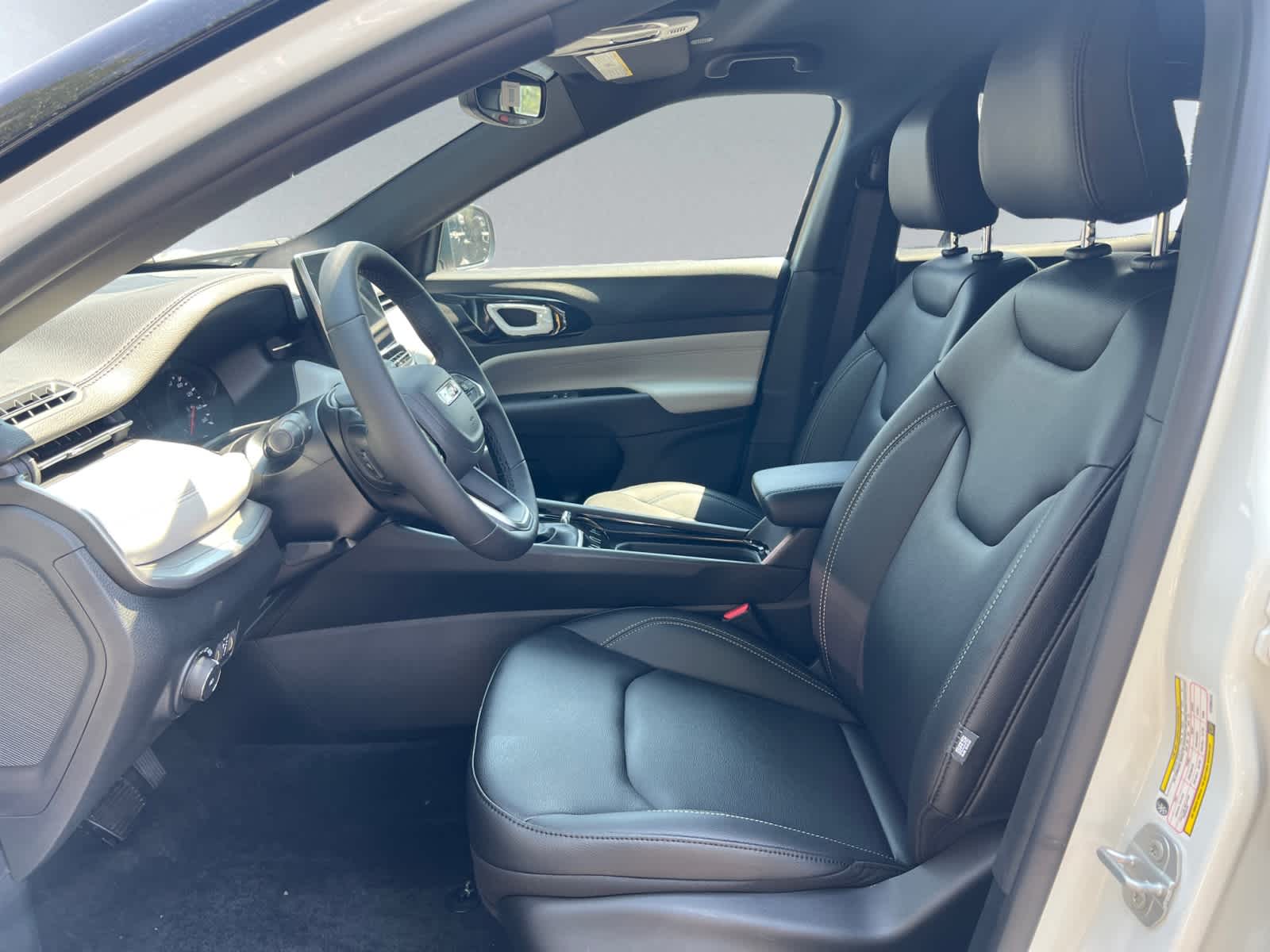 new 2025 Jeep Compass car, priced at $33,390