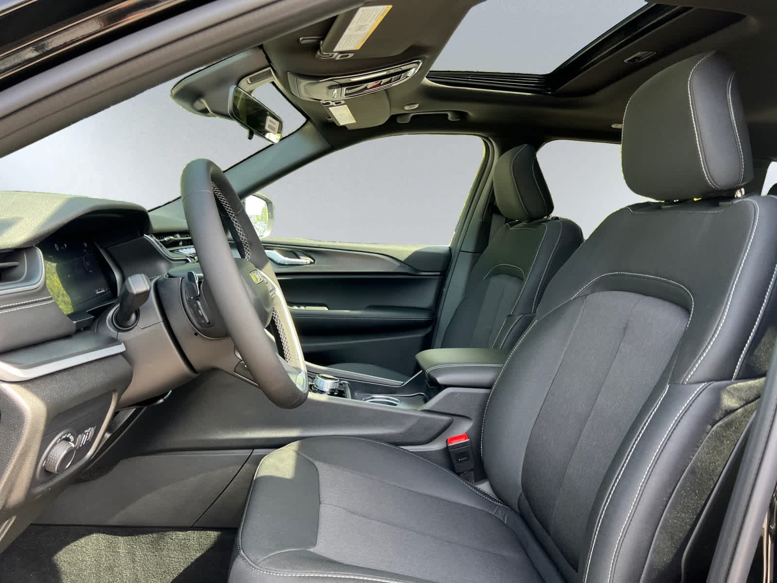 new 2025 Jeep Grand Cherokee car, priced at $41,370